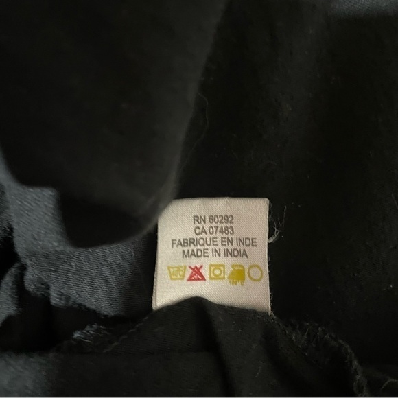 Nunavut Adventures Pullover long Sleeve Tshirt with Deer on the front. Size M - Picture 5 of 7